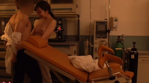 Em sinh viên y tá xinh đẹp